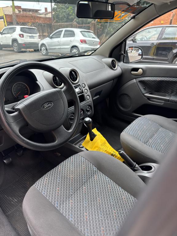 FORD Fiesta Hatch - Foto