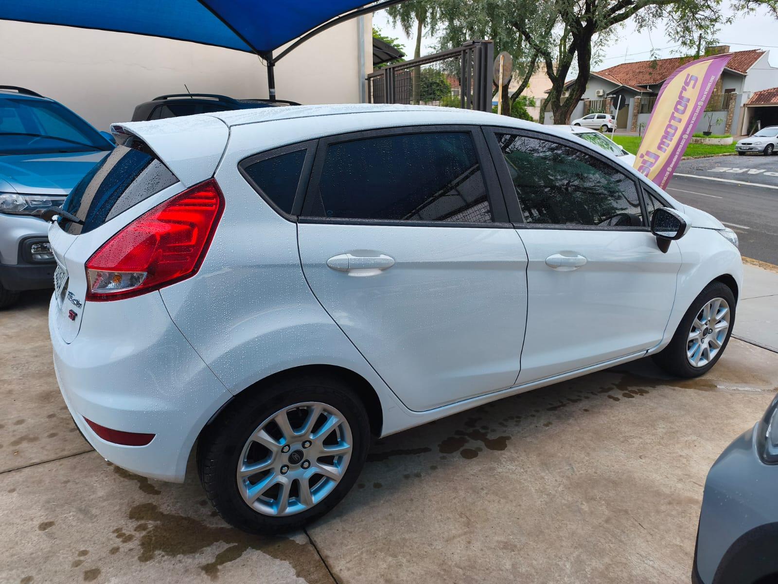 FORD Fiesta Hatch - Foto