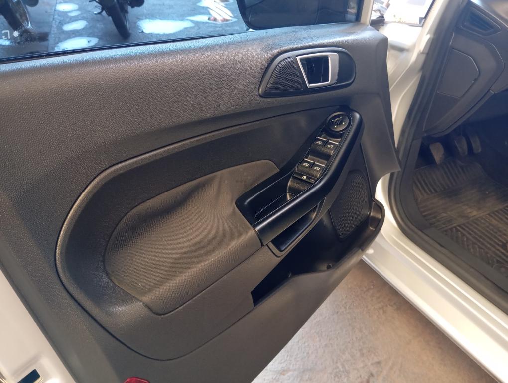 FORD Fiesta Hatch - Foto