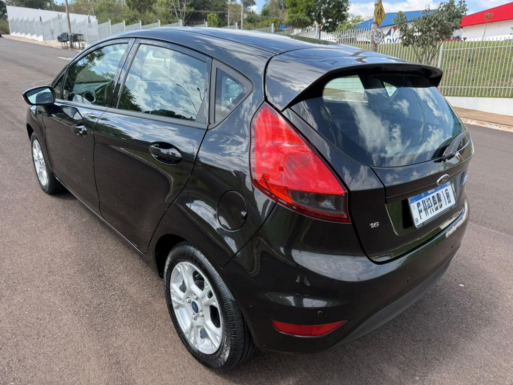 FORD Fiesta Hatch - Foto