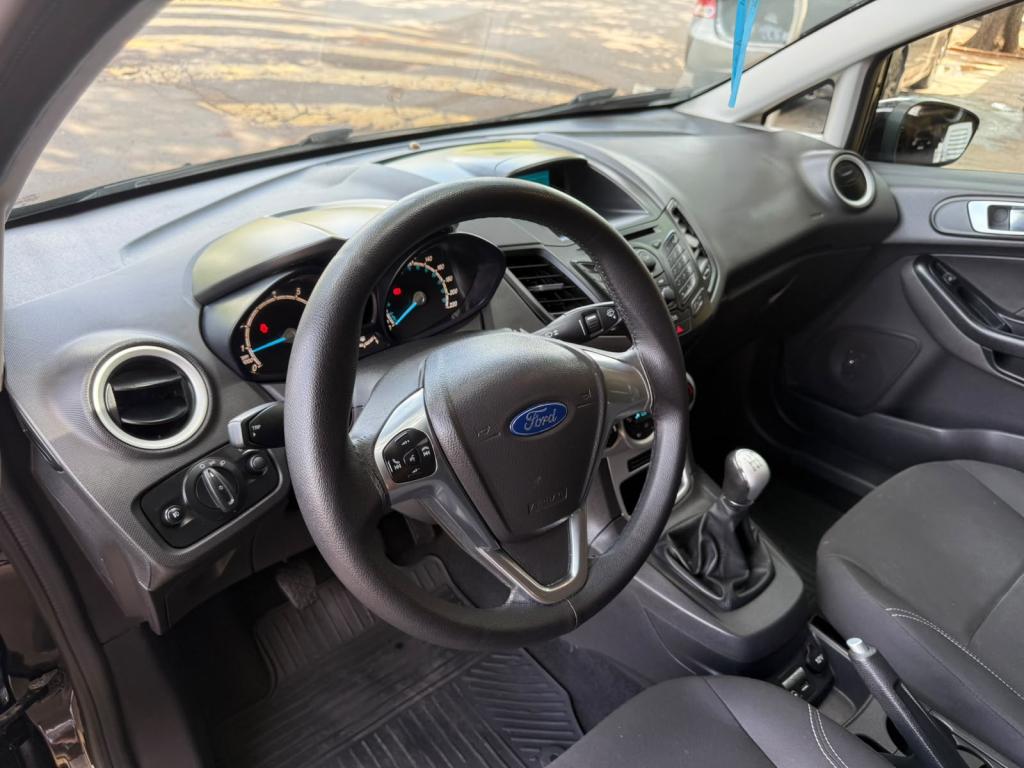 FORD Fiesta Hatch - Foto