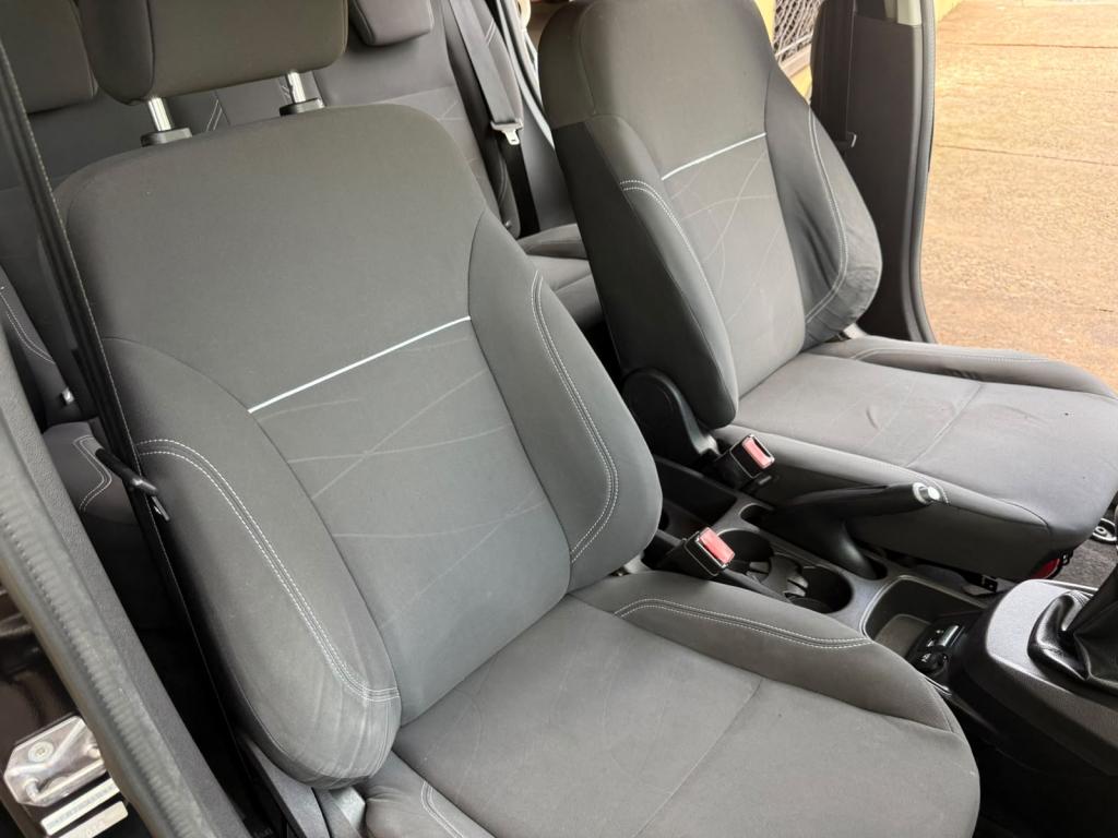 FORD Fiesta Hatch - Foto