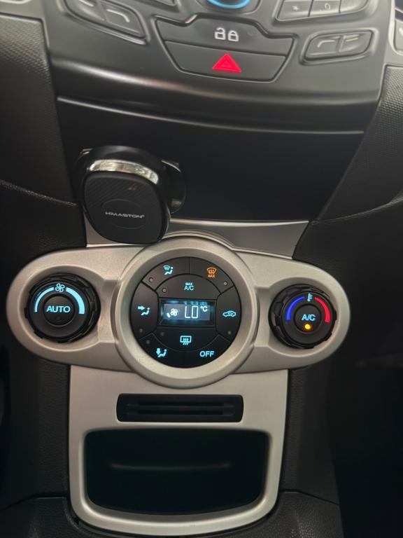 FORD Fiesta Hatch - Foto