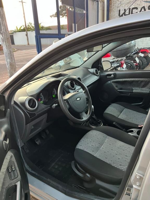 FORD Fiesta Hatch - Foto