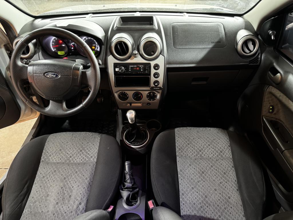 FORD Fiesta Hatch - Foto