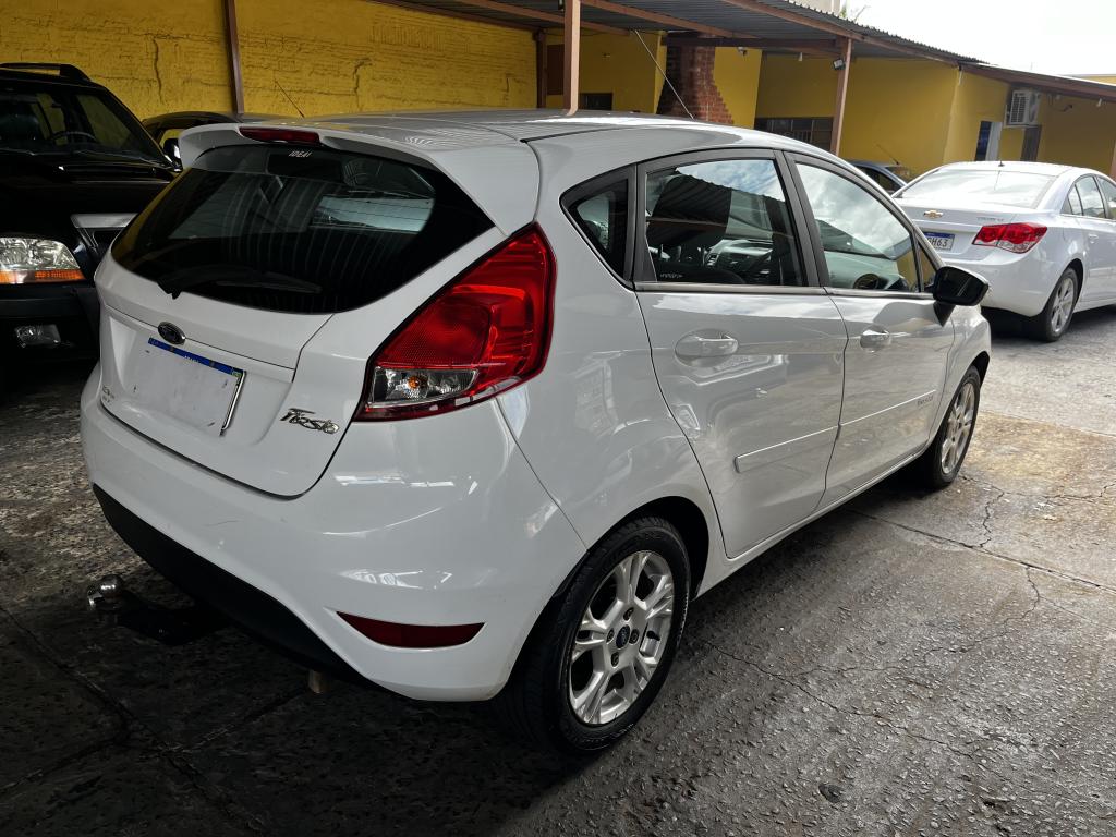 FORD Fiesta Hatch - Foto