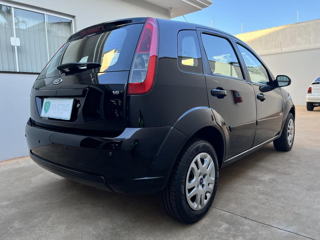 FORD Fiesta Hatch - Foto