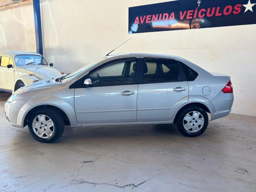 FORD Fiesta Sedan - Foto