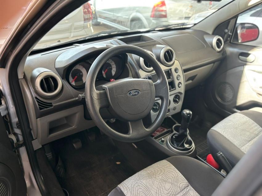 FORD Fiesta Sedan - Foto