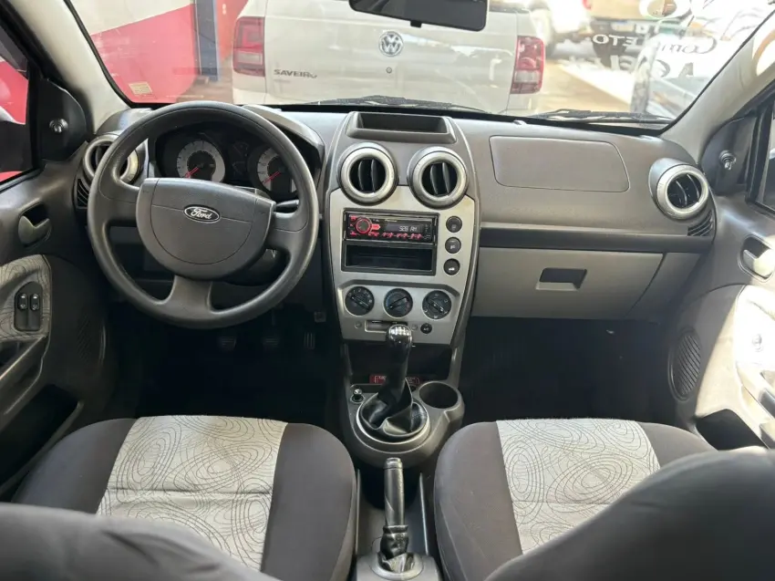FORD Fiesta Sedan - Foto