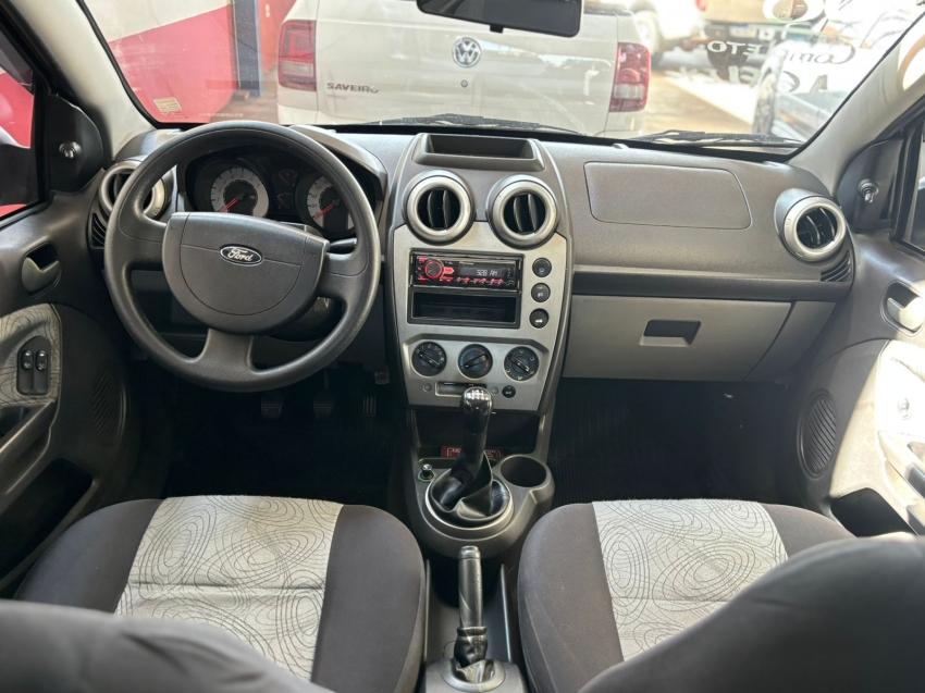 FORD Fiesta Sedan - Foto