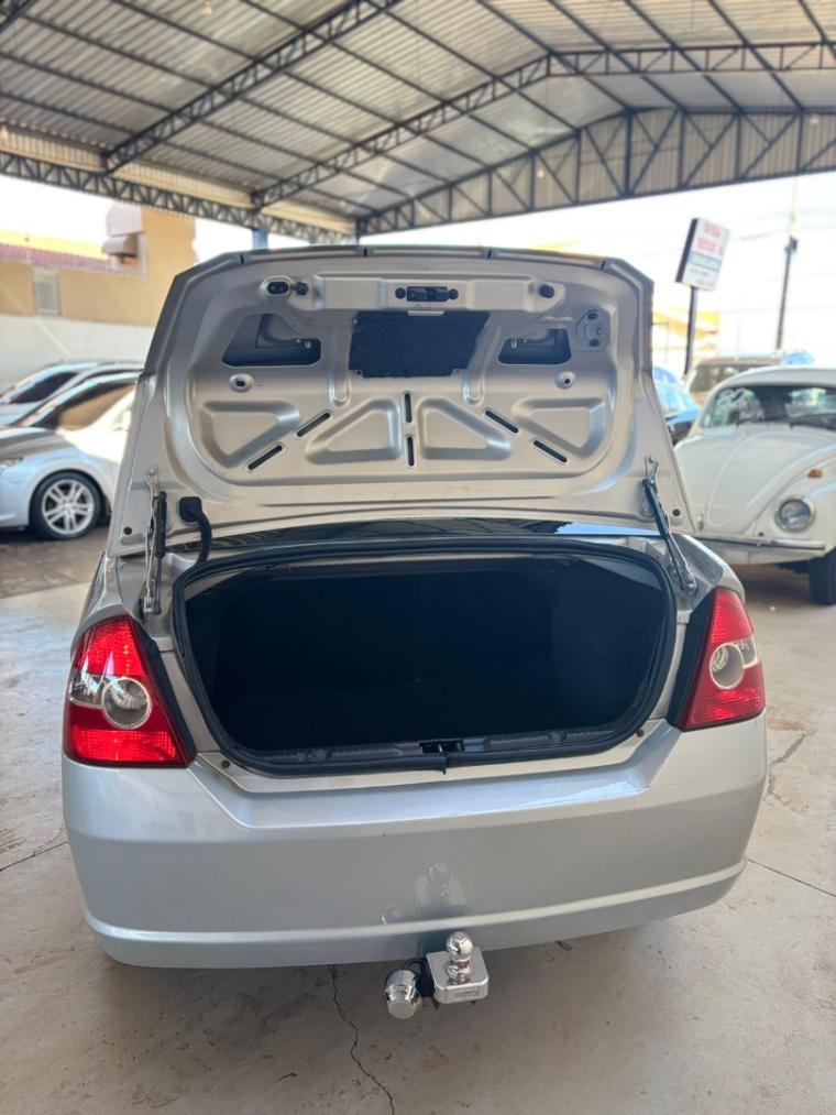 FORD Fiesta Sedan - Foto