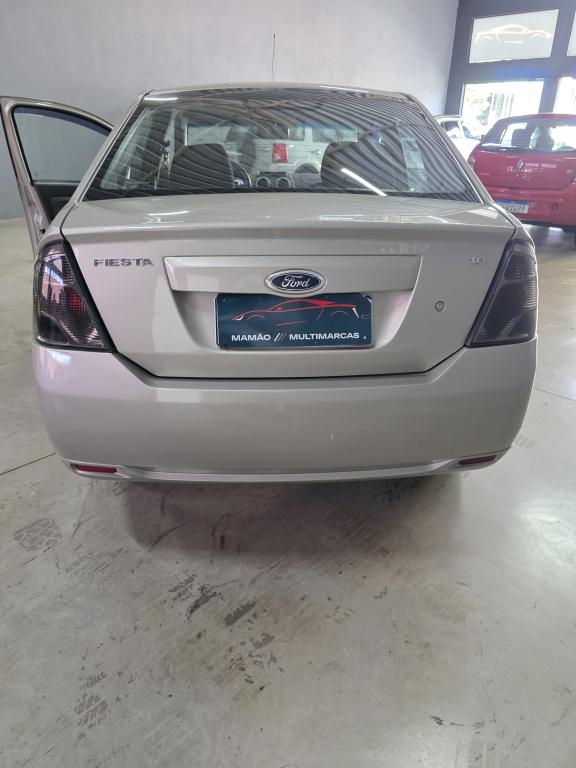 FORD Fiesta Sedan - Foto