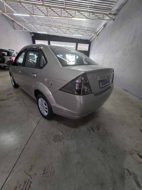 FORD Fiesta Sedan - Foto