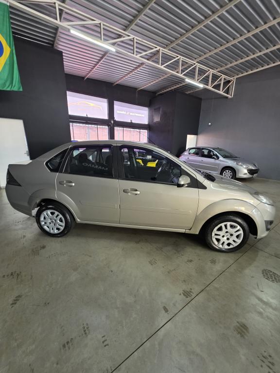 FORD Fiesta Sedan - Foto