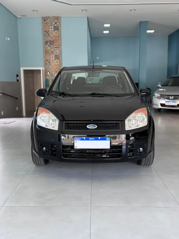 FORD Fiesta Sedan - Foto