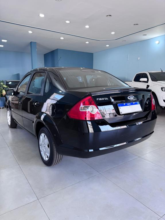 FORD Fiesta Sedan - Foto