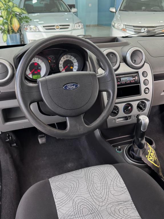 FORD Fiesta Sedan - Foto