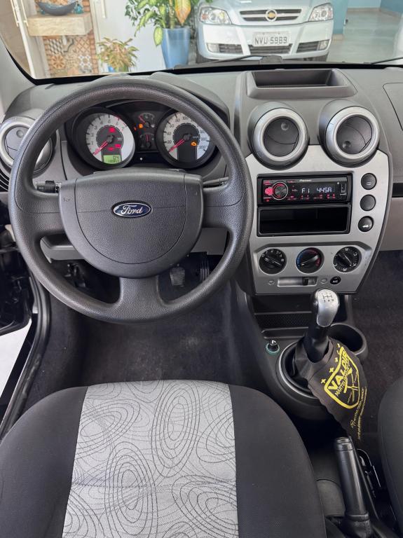 FORD Fiesta Sedan - Foto