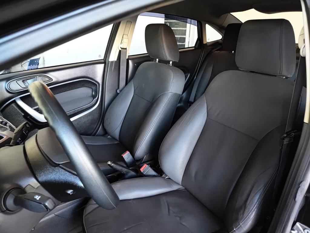 FORD Fiesta Sedan - Miniatura