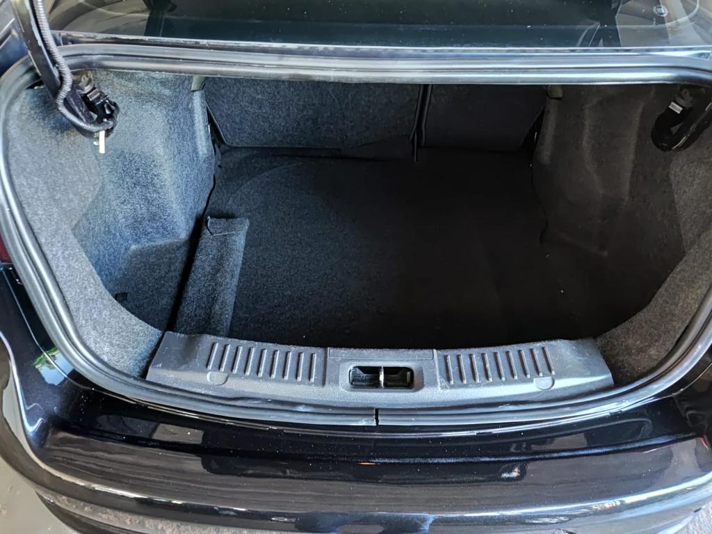 FORD Fiesta Sedan - Miniatura