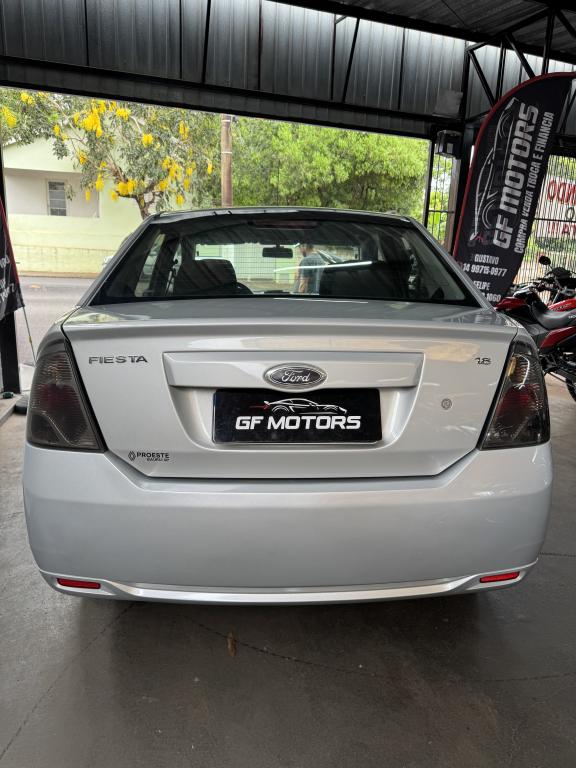 FORD Fiesta Sedan - Foto