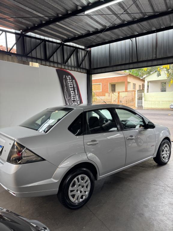 FORD Fiesta Sedan - Foto