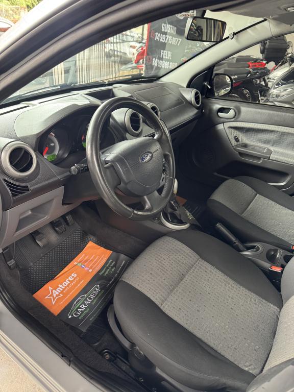 FORD Fiesta Sedan - Foto
