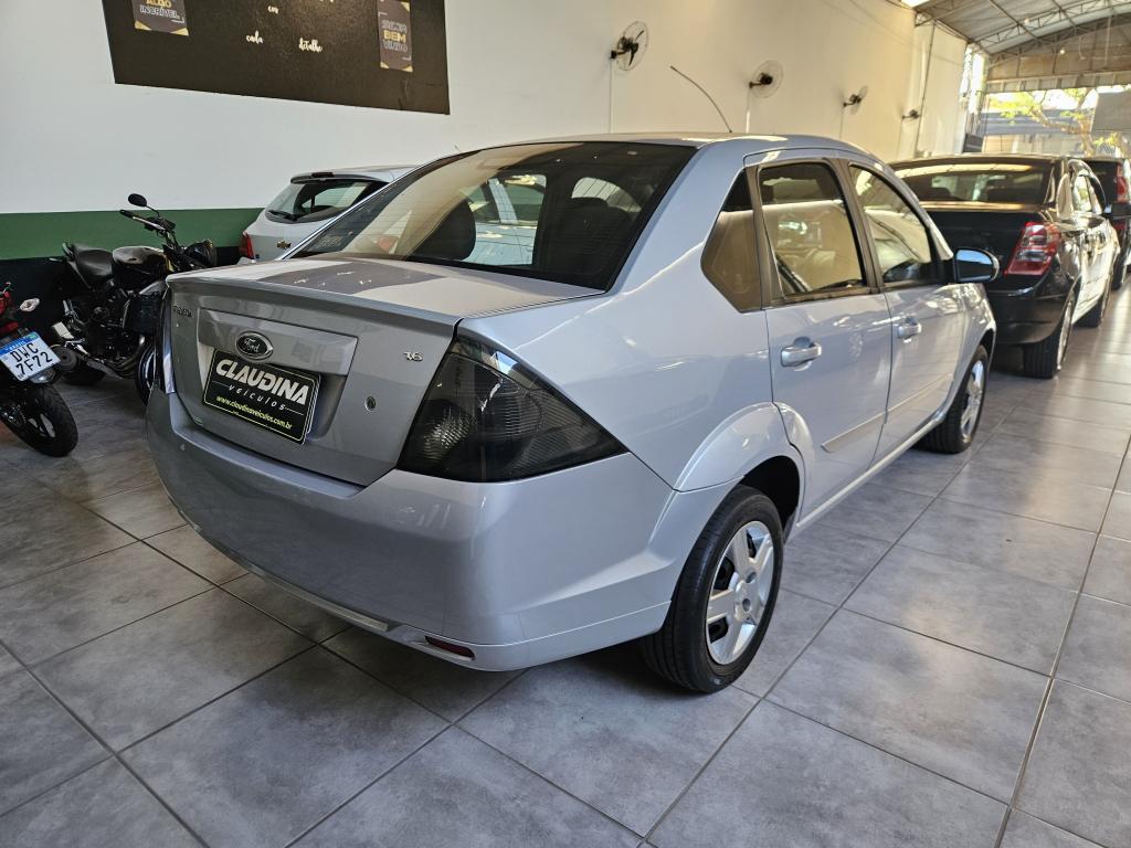 FORD Fiesta Sedan - Foto