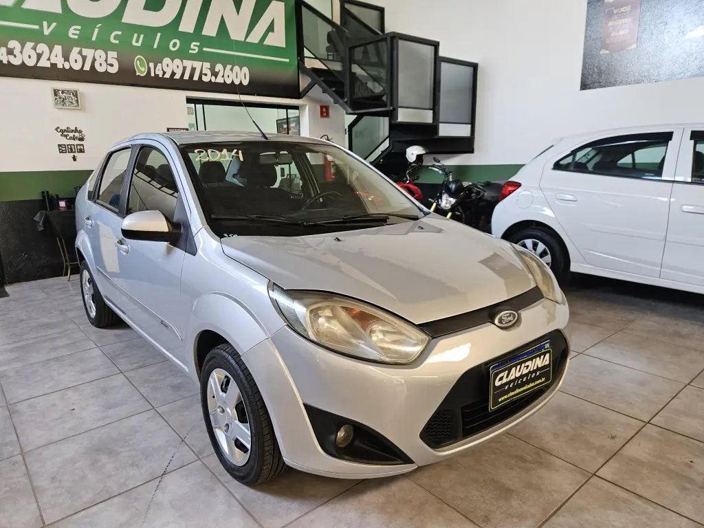 FORD Fiesta Sedan - Foto