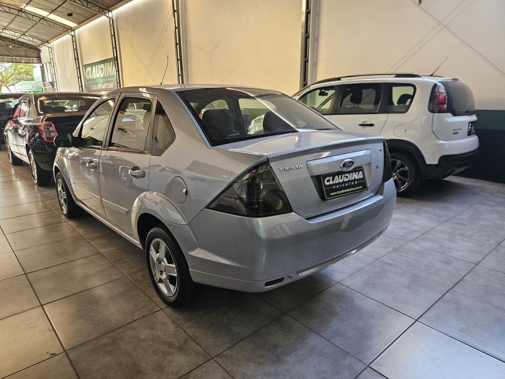 FORD Fiesta Sedan - Foto