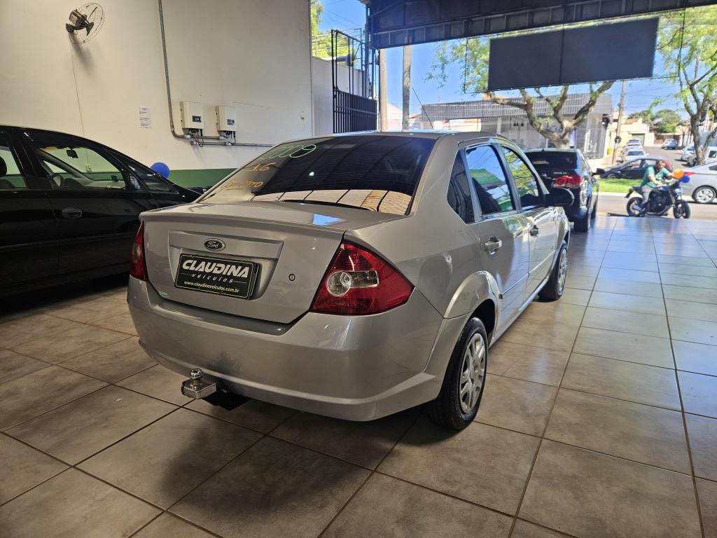 FORD Fiesta Sedan - Foto