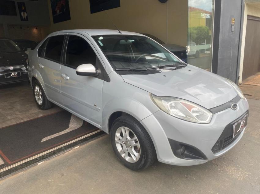FORD Fiesta Sedan - Foto