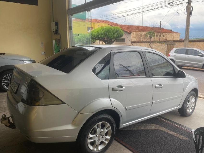 FORD Fiesta Sedan - Foto