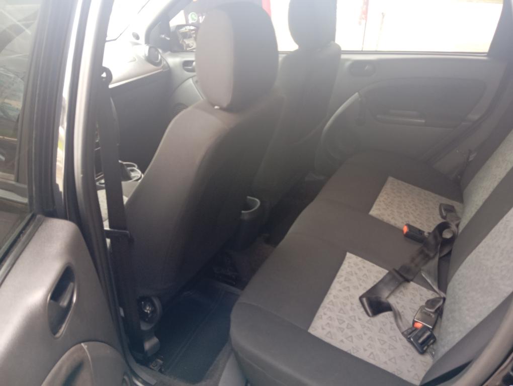 FORD Fiesta Sedan - Foto