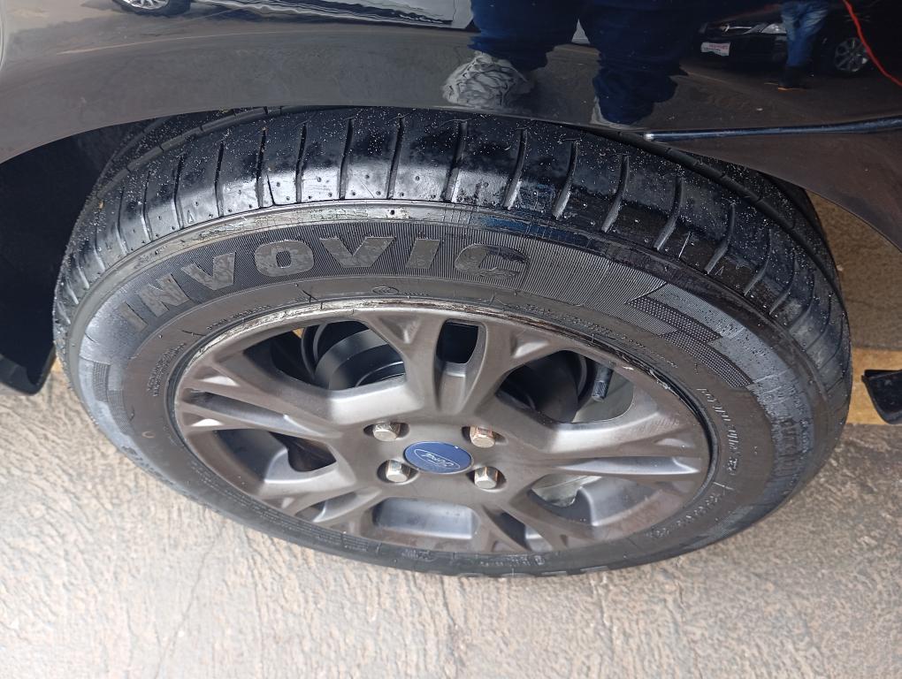 FORD Fiesta Sedan - Foto