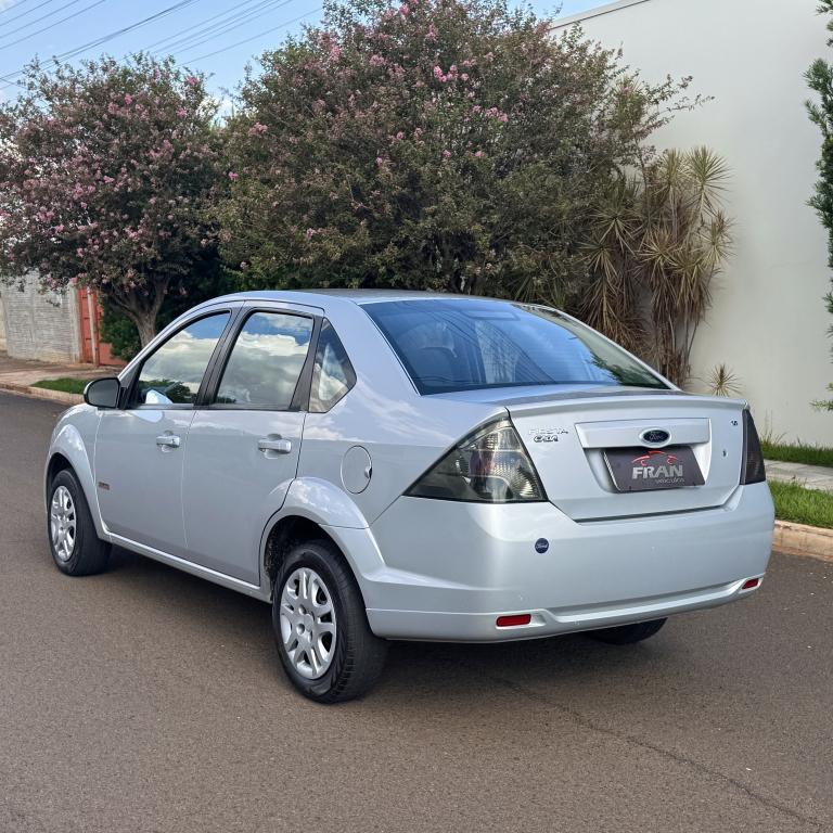 FORD Fiesta Sedan - Foto