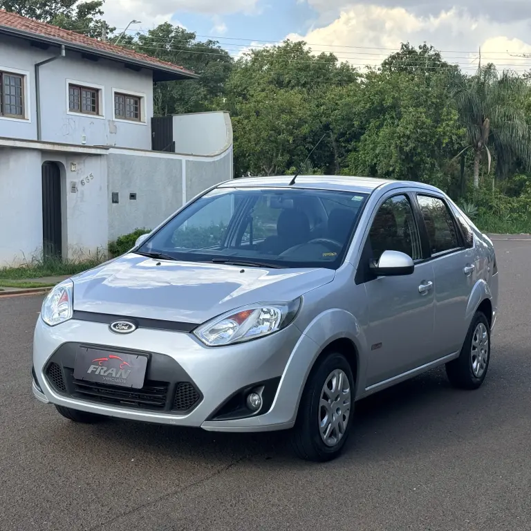 FORD Fiesta Sedan - Foto