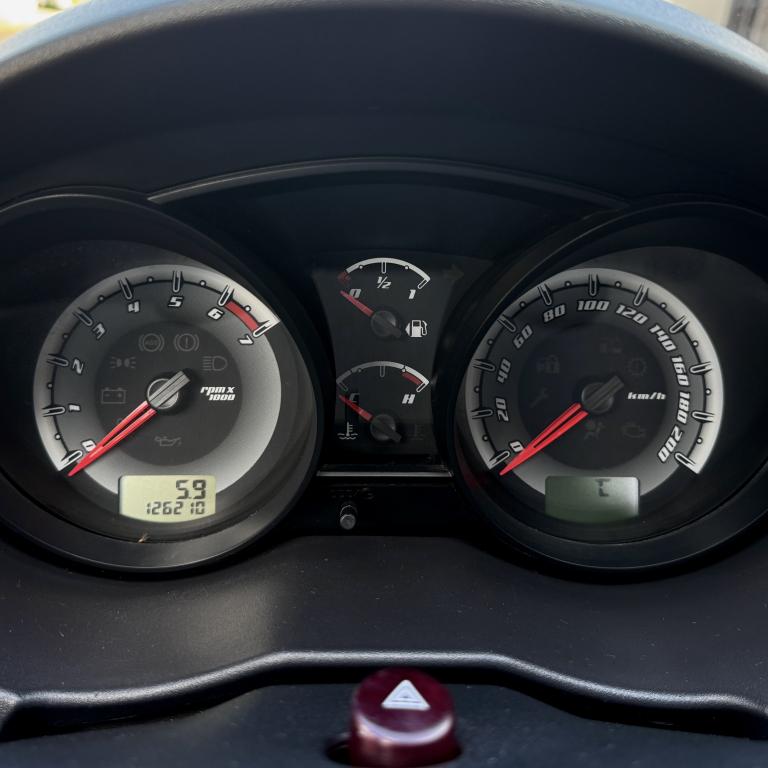 FORD Fiesta Sedan - Foto