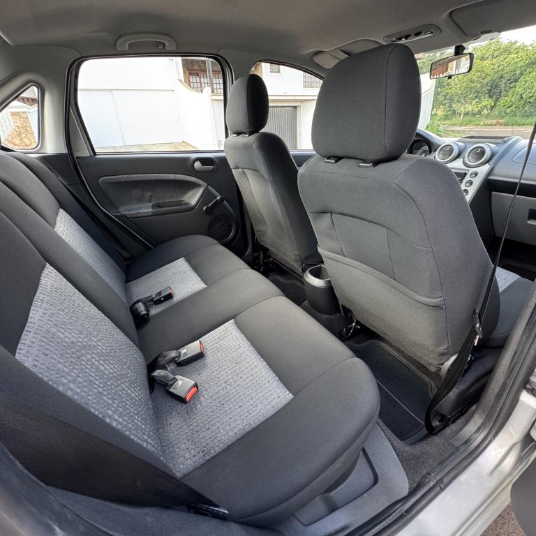 FORD Fiesta Sedan - Foto