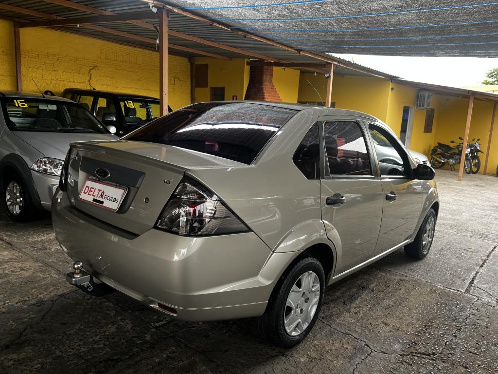 FORD Fiesta Sedan - Foto
