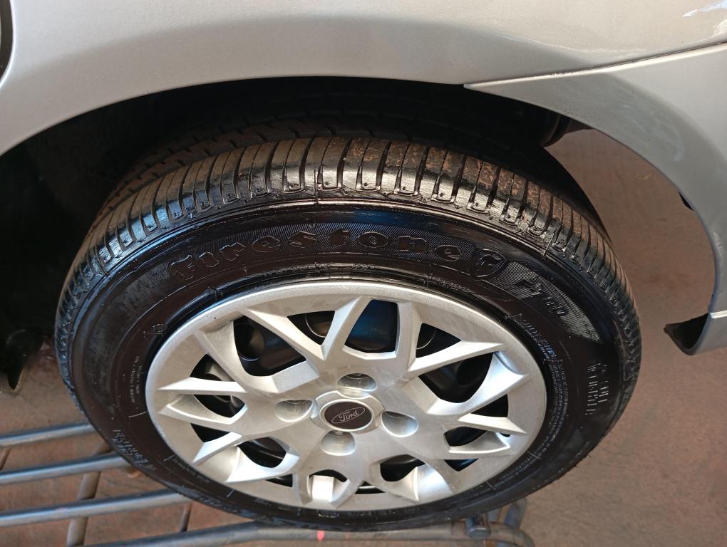 FORD Fiesta Sedan - Foto