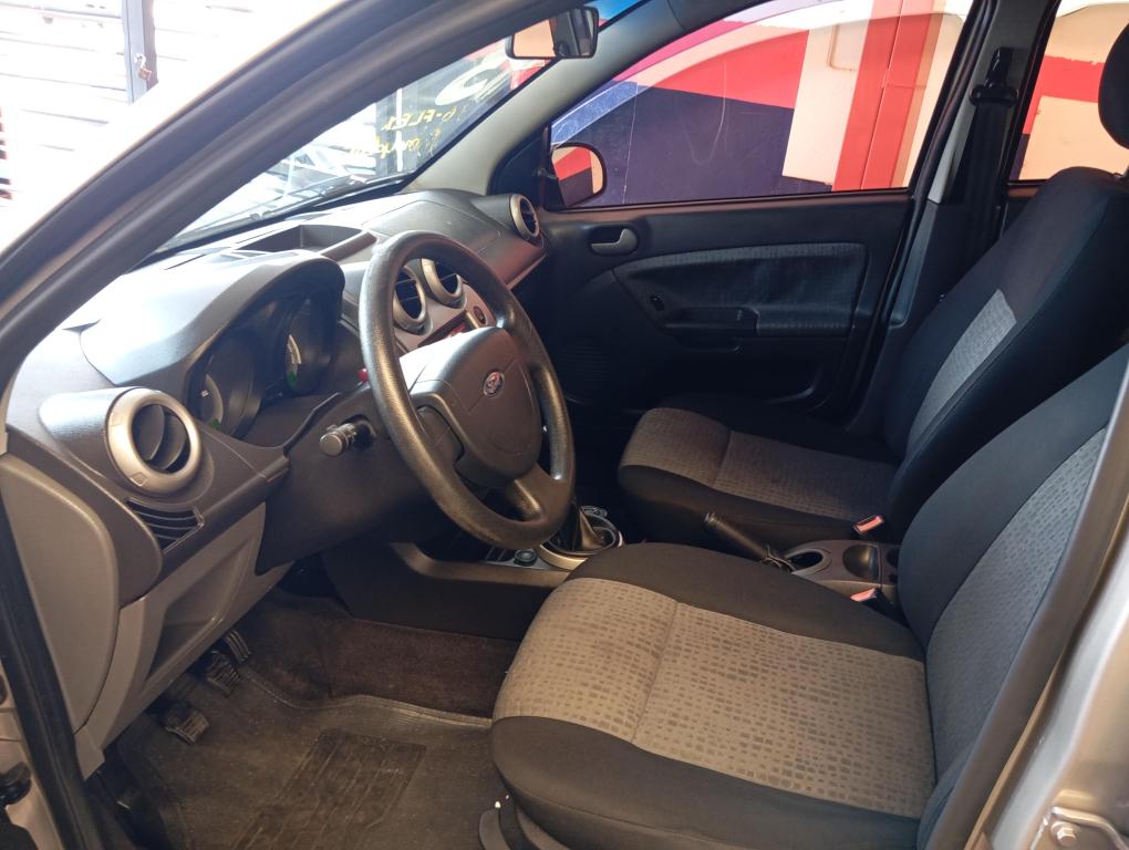 FORD Fiesta Sedan - Foto