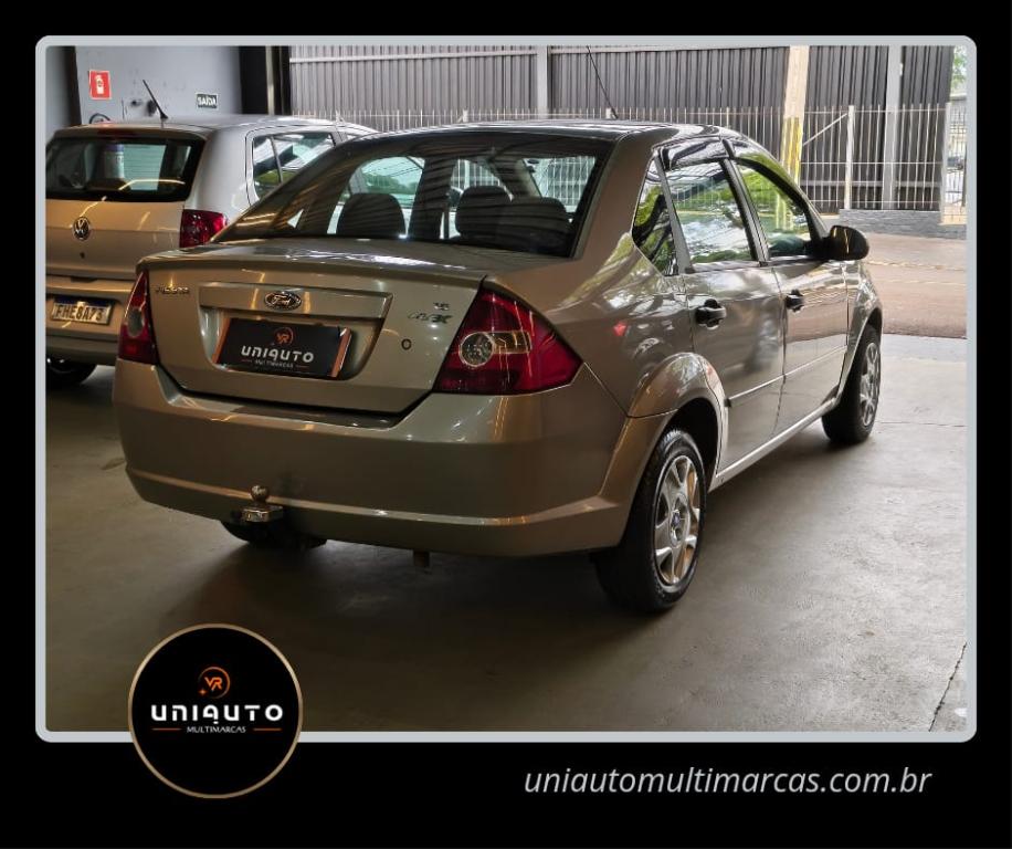 FORD Fiesta Sedan - Foto