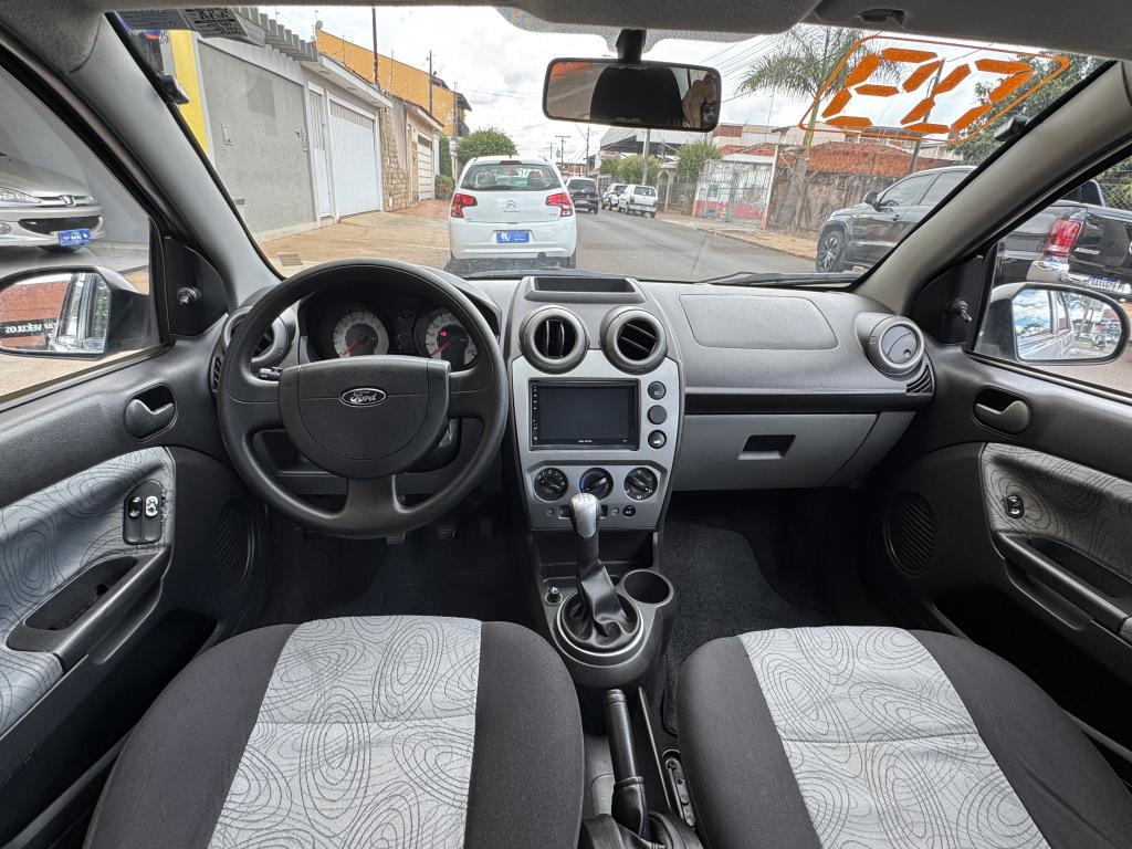 FORD Fiesta Sedan - Foto