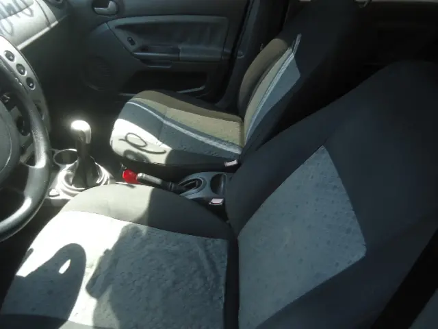 FORD Fiesta Sedan - Foto