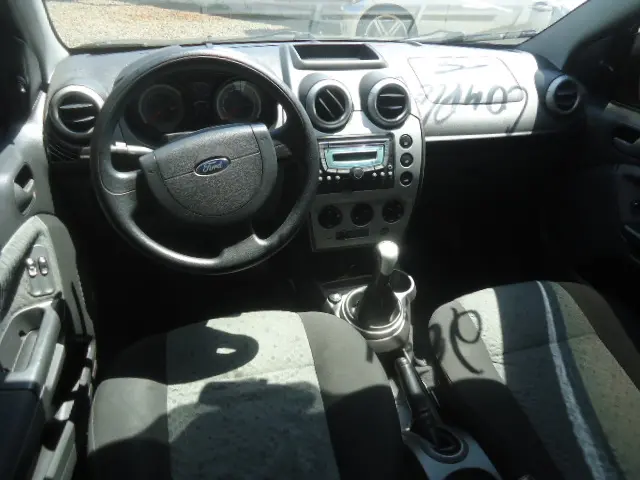 FORD Fiesta Sedan - Foto