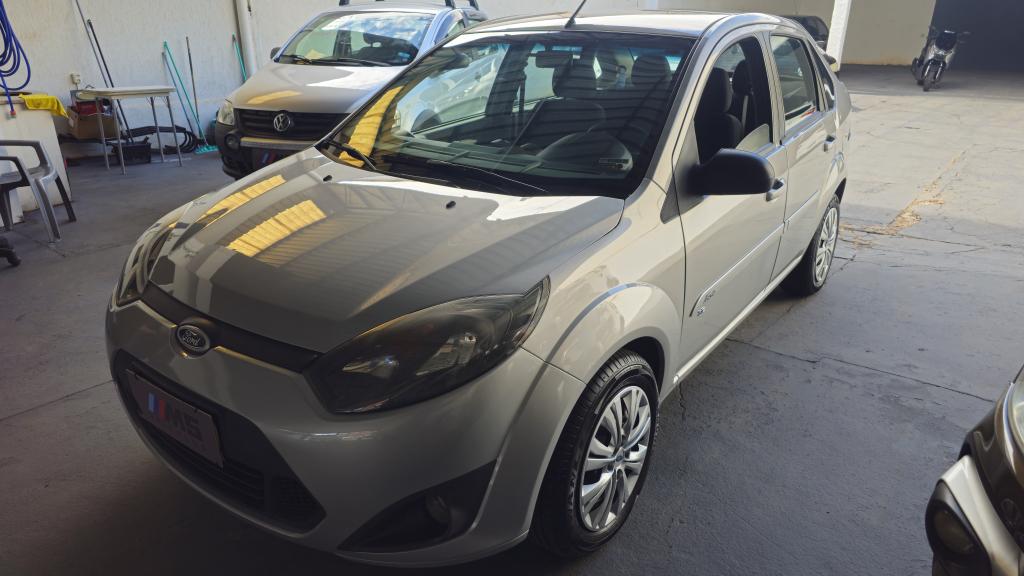 FORD Fiesta Sedan - Foto