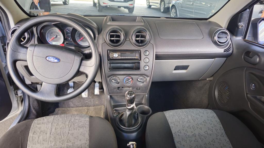FORD Fiesta Sedan - Foto