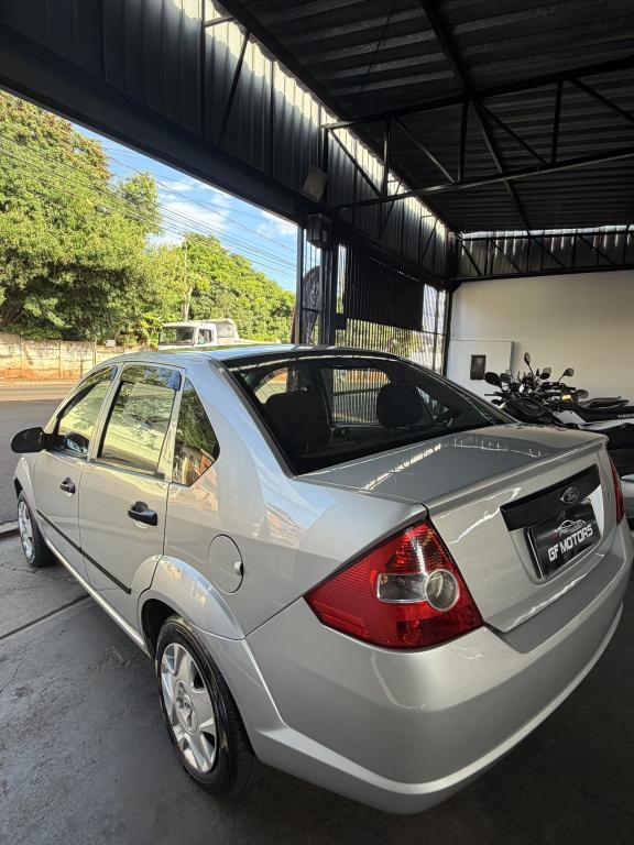FORD Fiesta Sedan - Foto